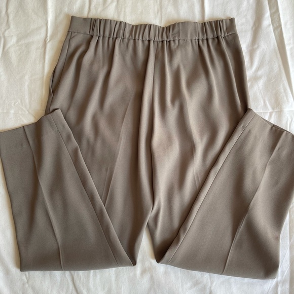 Babaton beige trousers. Size: 10 - Picture 3 of 3